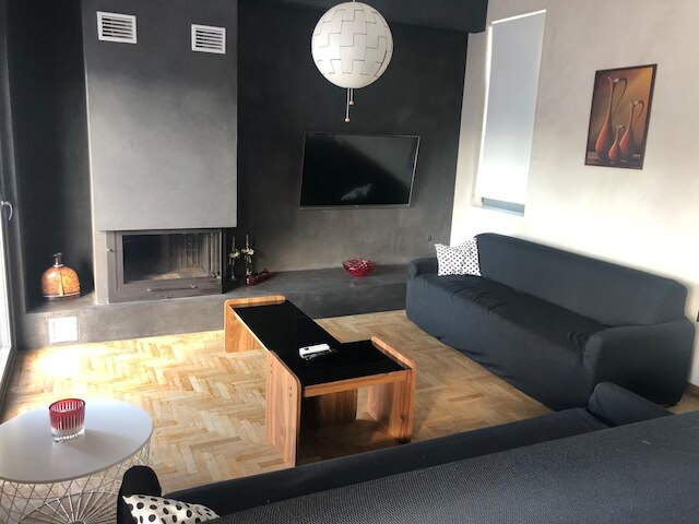 ラグジュリアス アパートメント ウィズ ビッグ バルコニー ベスト ロケーション