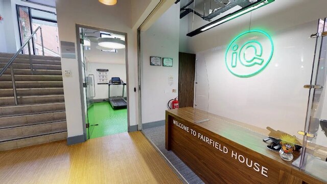 スチューデント オンリー ランバート & フェアフィールド ハウス