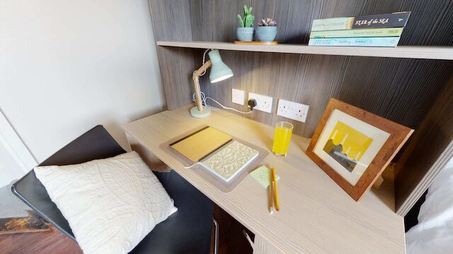 スチューデント オンリー ランバート & フェアフィールド ハウス