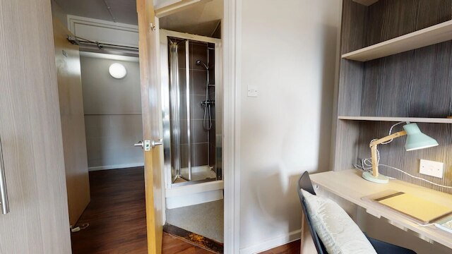 スチューデント オンリー ランバート & フェアフィールド ハウス