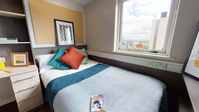 スチューデント オンリー ランバート & フェアフィールド ハウス