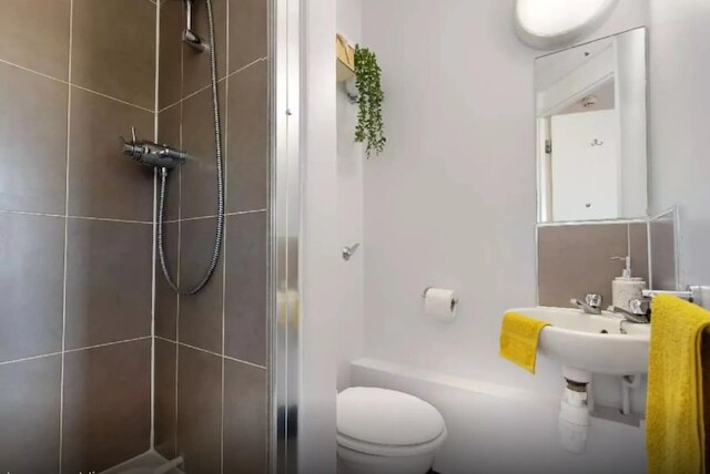 スチューデント オンリー ランバート & フェアフィールド ハウス