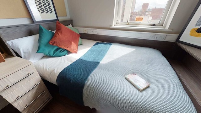 スチューデント オンリー ランバート & フェアフィールド ハウス