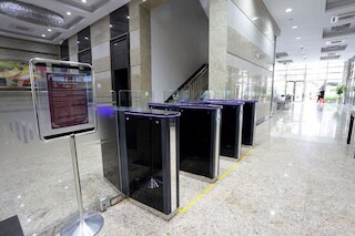 デ キャッスル ロイヤル アパートメント