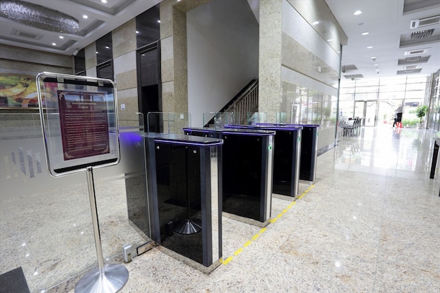 デ キャッスル ロイヤル アパートメント