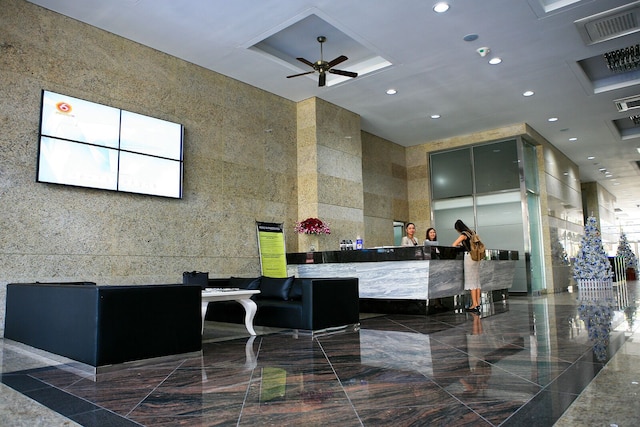 デ キャッスル ロイヤル アパートメント