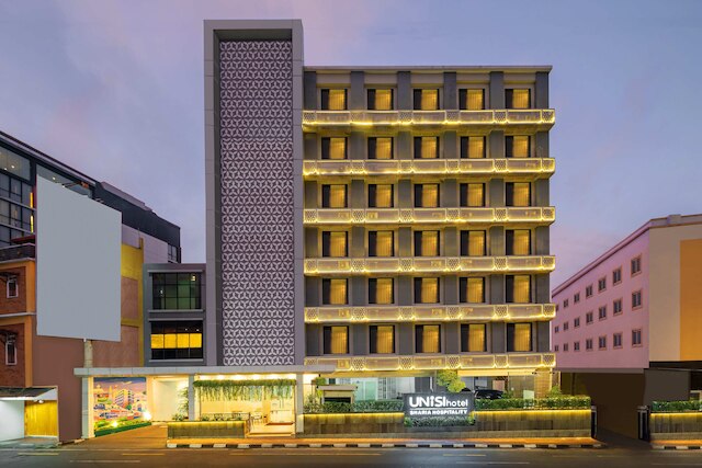 ウニシ ホテル マリオボロ