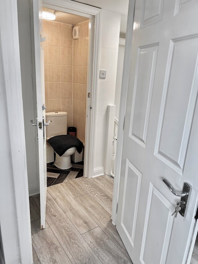 ニュー ハウス 5 ルームズ 3 バス