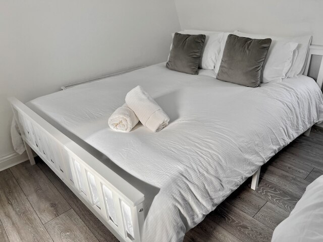 ニュー ハウス 5 ルームズ 3 バス