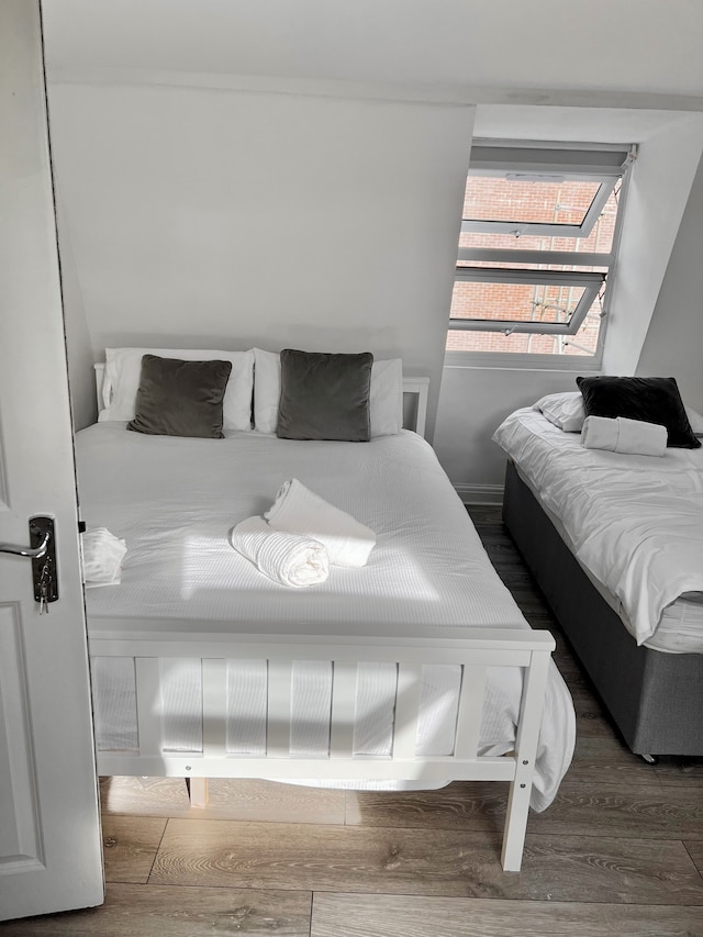 ニュー ハウス 5 ルームズ 3 バス