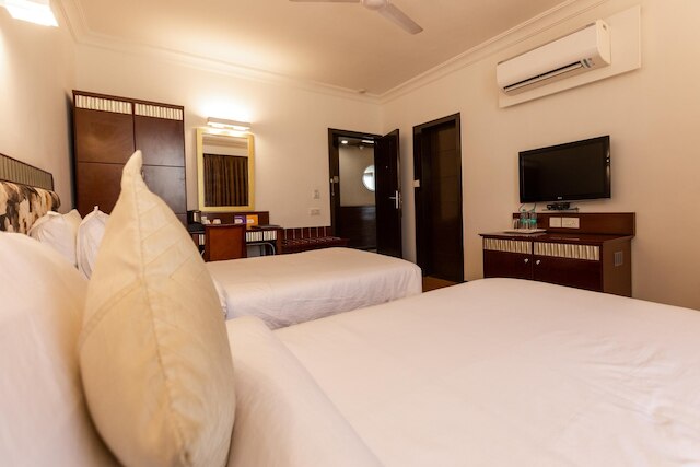 クラブハウス ナミ レジデンシー、アーメダバード