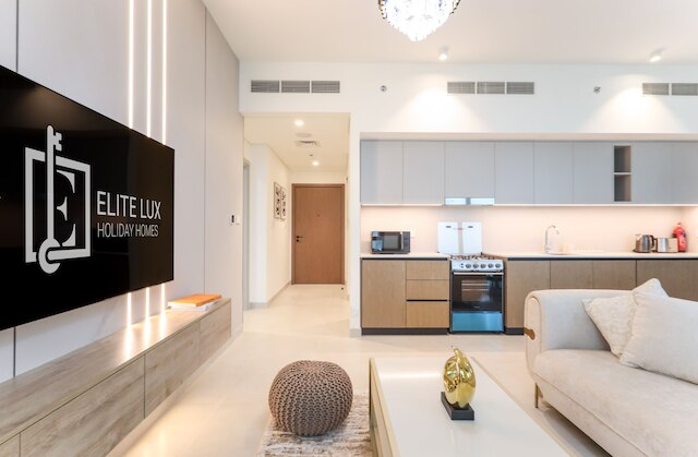 エリート LUX ホリデーホームズ - ドバイ クリーク オアシス 2ベッドルーム ラグジュアリー ウィズ ブルジュビュー