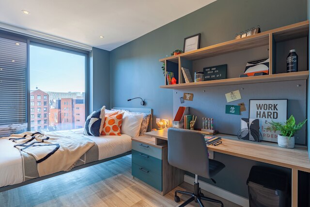 スチューデント オンリー ベンソン ヤード