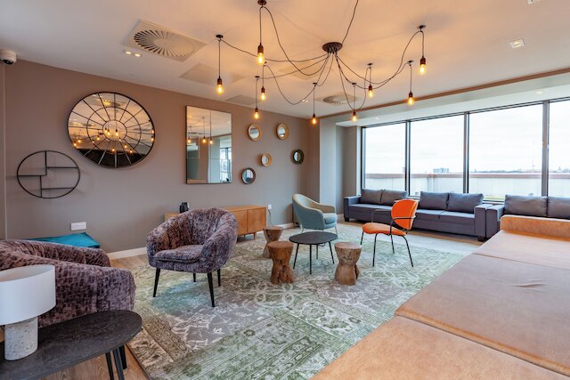 スチューデント オンリー ベンソン ヤード