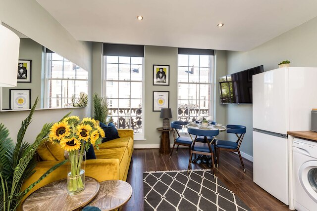 ホスト ステイ キャニング クォーターズ II アンド III