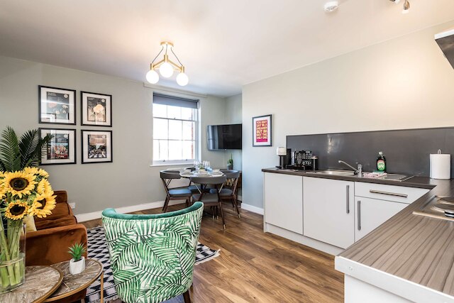 ホスト ステイ キャニング クォーターズ II アンド III