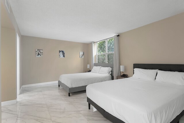 ベイ ハーバー サンセット アパートメント 2A