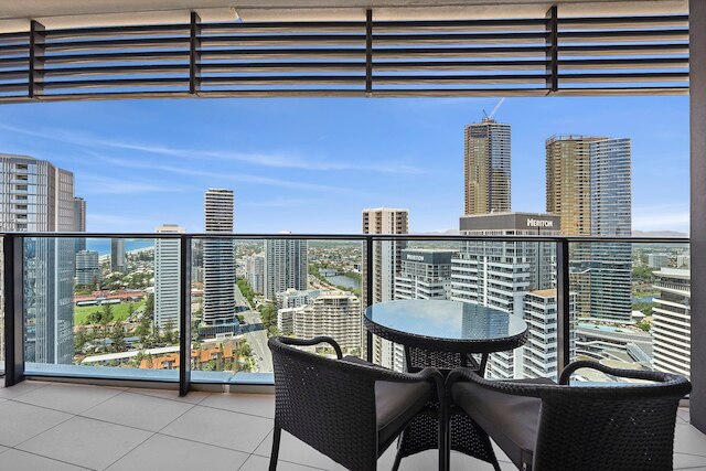 ラグジュアリー スカイ ハイ エスケープ ウィズ オーシャン ビューズ