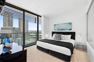 ラグジュアリー スカイ ハイ エスケープ ウィズ オーシャン ビューズ