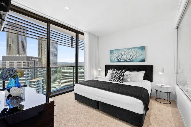 ラグジュアリー スカイ ハイ エスケープ ウィズ オーシャン ビューズ