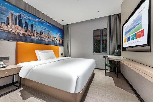 Norman Hotel - Free shuttle service during the Canton Fair in October and November