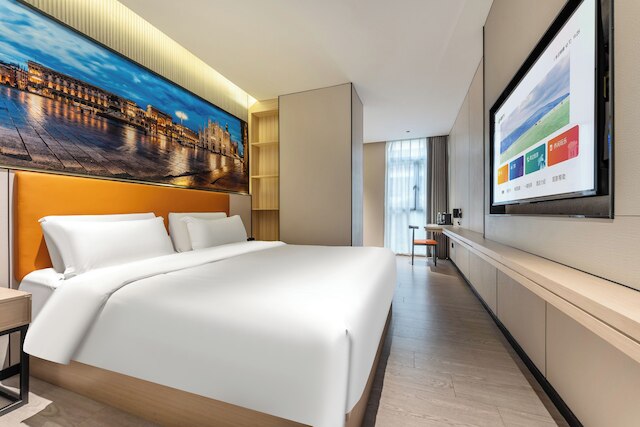 Norman Hotel - Free shuttle service during the Canton Fair in October and November