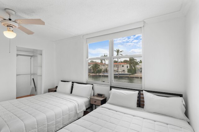 ベイ ハーバー サンセット アパート 2C