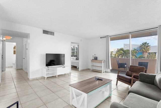 ベイ ハーバー サンセット アパート 3A