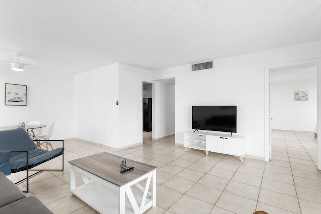 ベイ ハーバー サンセット アパート 3A