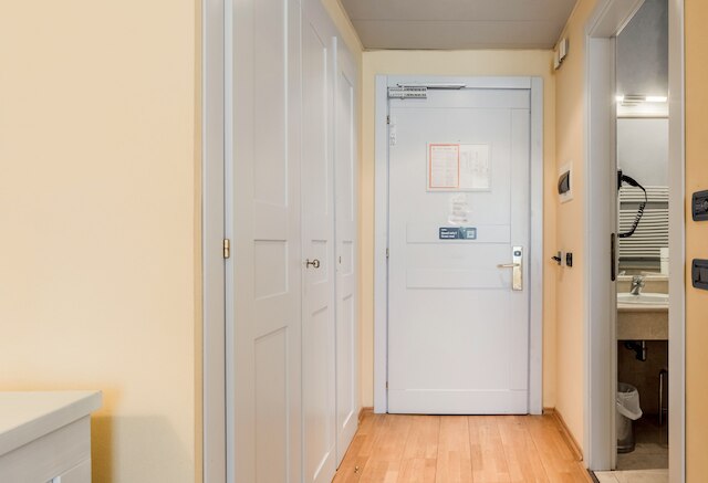 ホティデイ ルーム コレクション - カラムブローネ