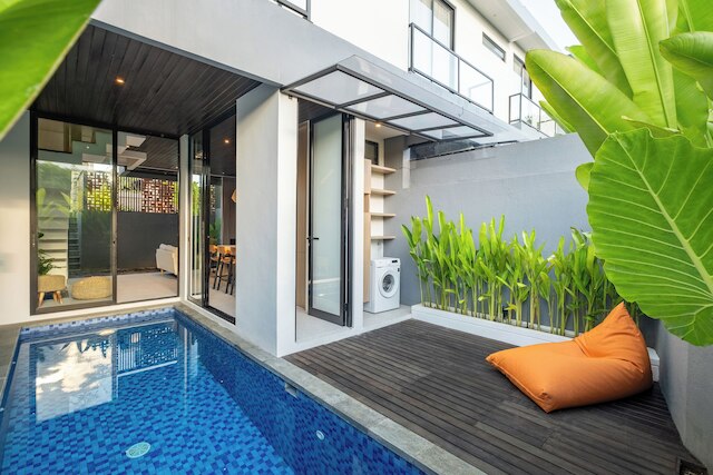 プライベート ヴィラ アイラ 8D 10ミン メラスティビーチ