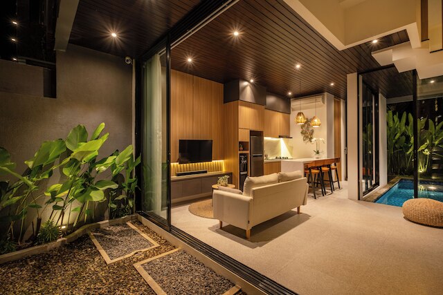 プライベート ヴィラ アイラ 8D 10ミン メラスティビーチ