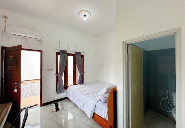 M&S ステイ シャリア