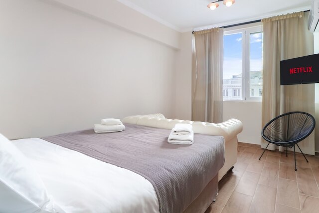 モナスティラキ 507 スーパーホスト ハブ