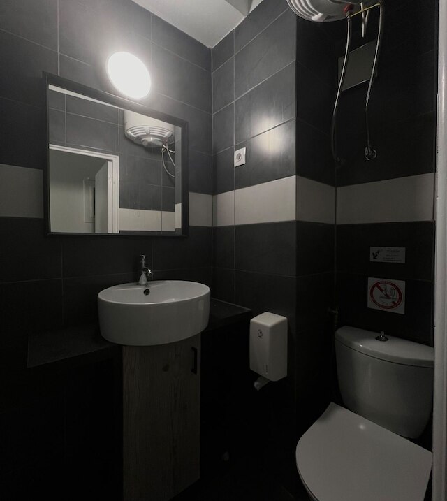 モナスティラキ 101 スーパー ホスト ハブ