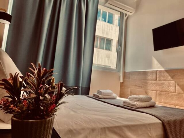 モナスティラキ 306 スーパー ホスト ハブ