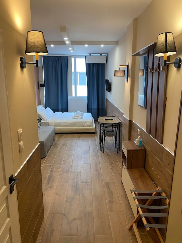 モナスティラキ 306 スーパー ホスト ハブ