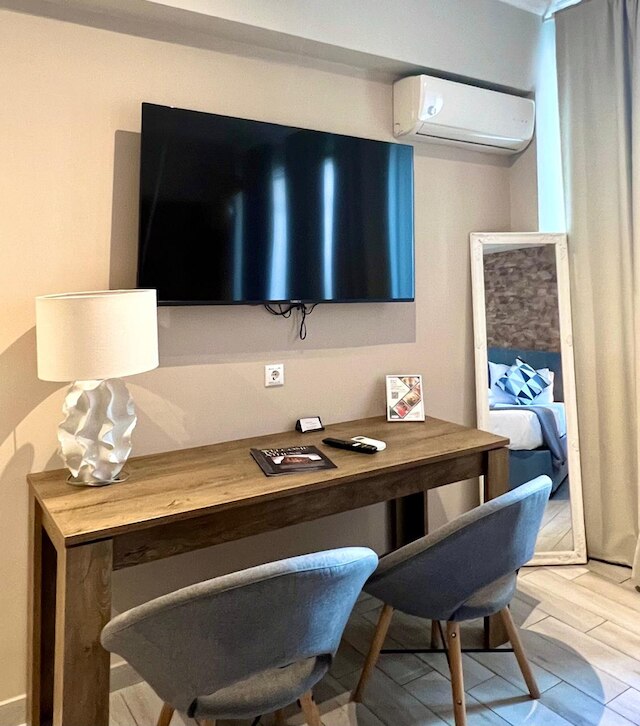 モナスティラキ 312 スーパー ホスト ハブ