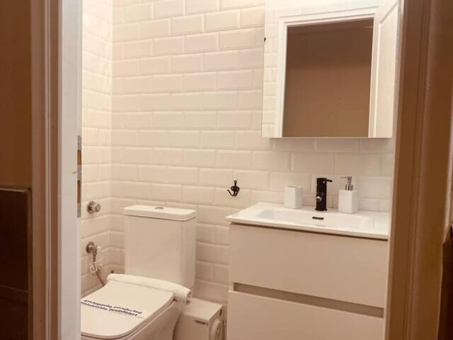 モナスティラキ 506 スーパー ホスト ハブ