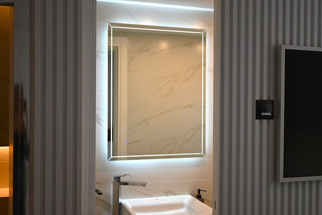 モナスティラキ 513 スーパーホスト ハブ