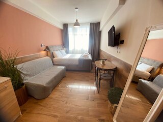 モナスティラキ 503 スーパーホスト ハブ