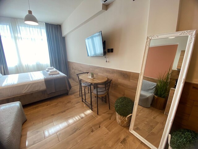 モナスティラキ 503 スーパーホスト ハブ