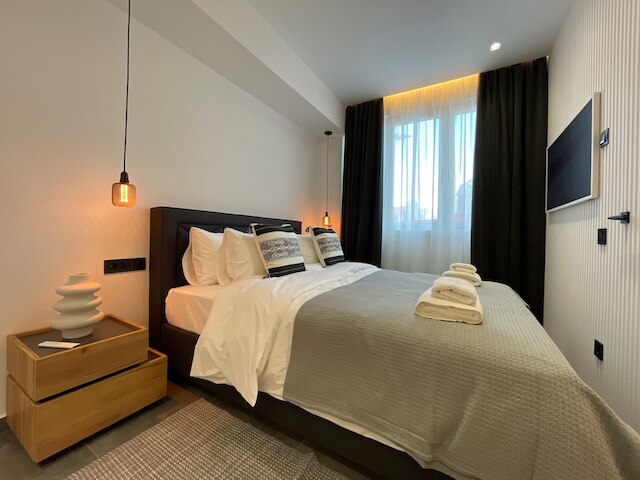 モナスティラキ 512 スーパーホスト ハブ