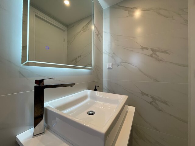 モナスティラキ 512 スーパーホスト ハブ