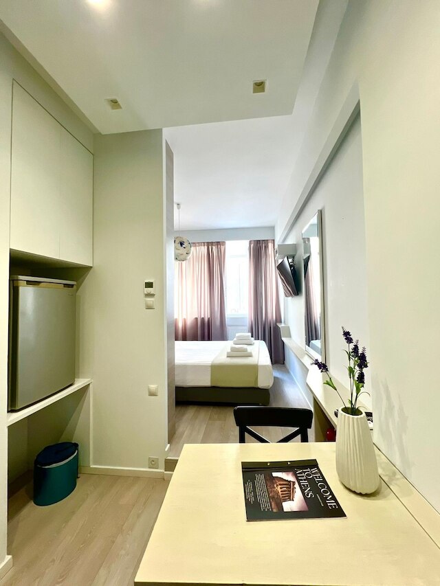 モナスティラキ 106 スーパーホスト ハブ