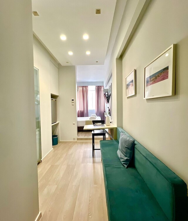 モナスティラキ 106 スーパーホスト ハブ