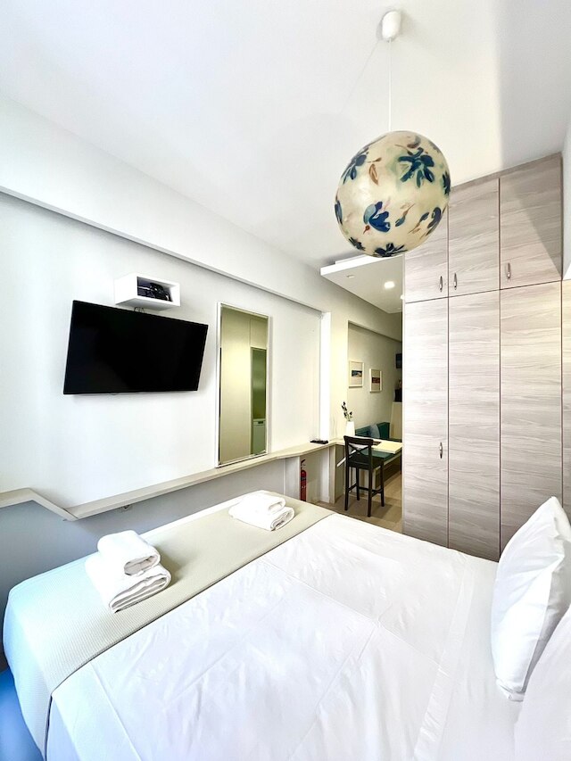 モナスティラキ 106 スーパーホスト ハブ