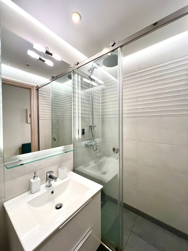 モナスティラキ 106 スーパーホスト ハブ