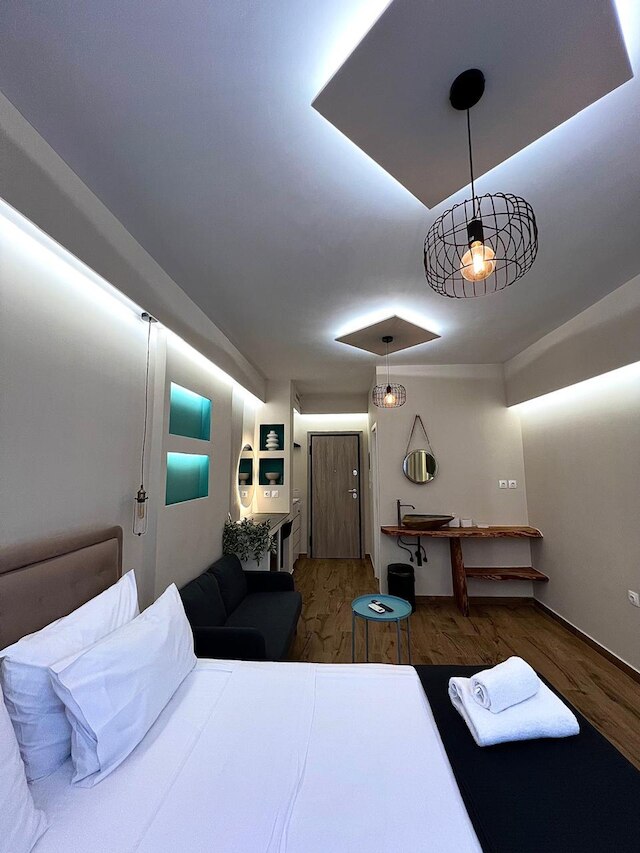 モナスティラキ 308 スーパーホスト ハブ