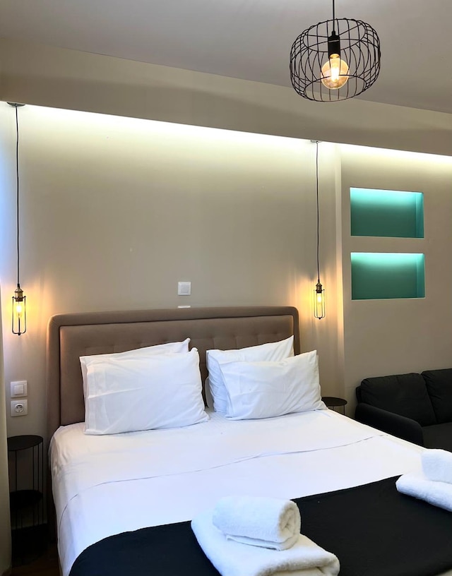 モナスティラキ 308 スーパーホスト ハブ